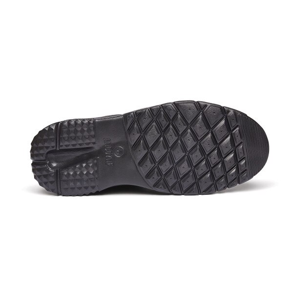 No. 55 Trail Boot in Oil Black